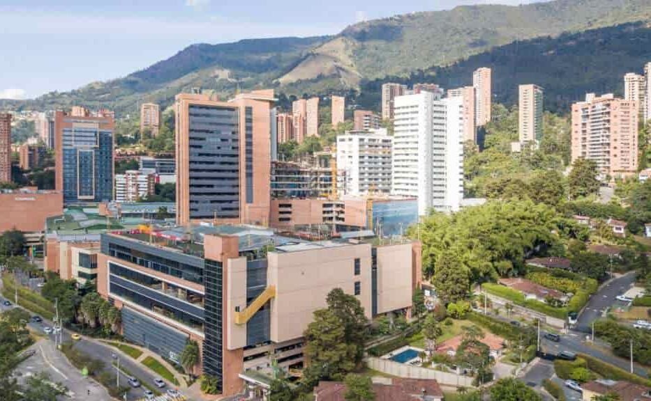 Clínica para la Obesidad Doc Santiago Gomez Cirujano Bariátrico en Medellín